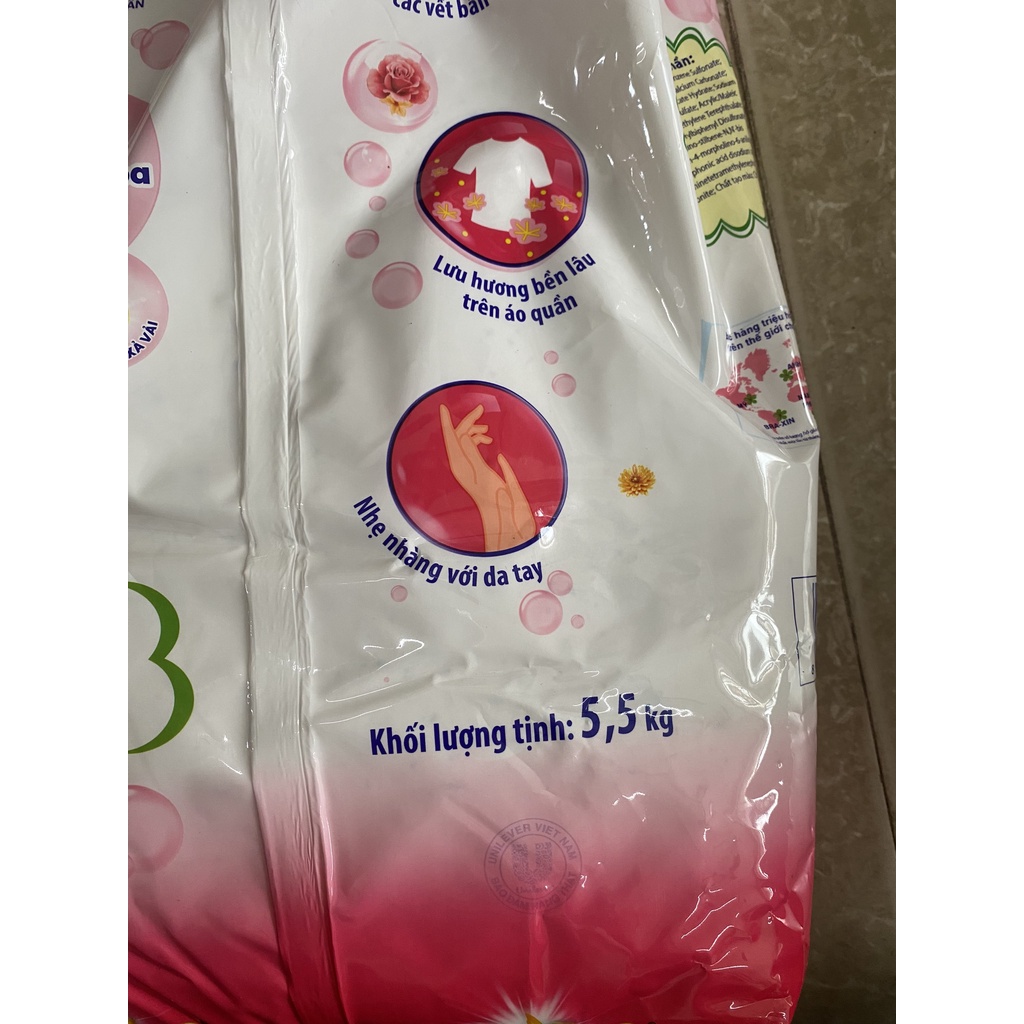 Bột giặt Surf hương Nước xả vải 5,5kg Ngát hương xuân
