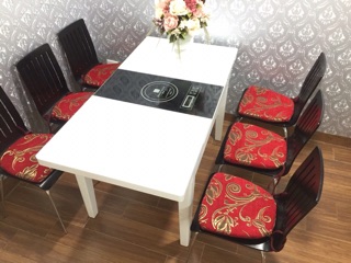 Đệm ghế bàn ăn màu đỏ