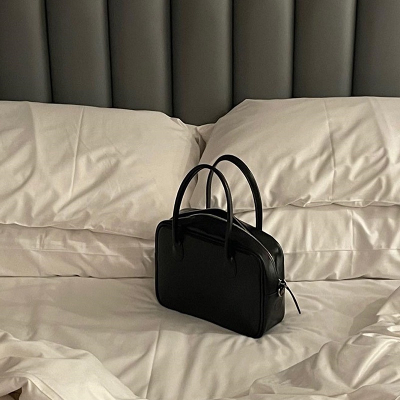 Túi Xách Da Sáp Dầu Thiết Kế Hàn Quốc Jennie the Same Nieeh Hình Vuông Màu Đen Kem