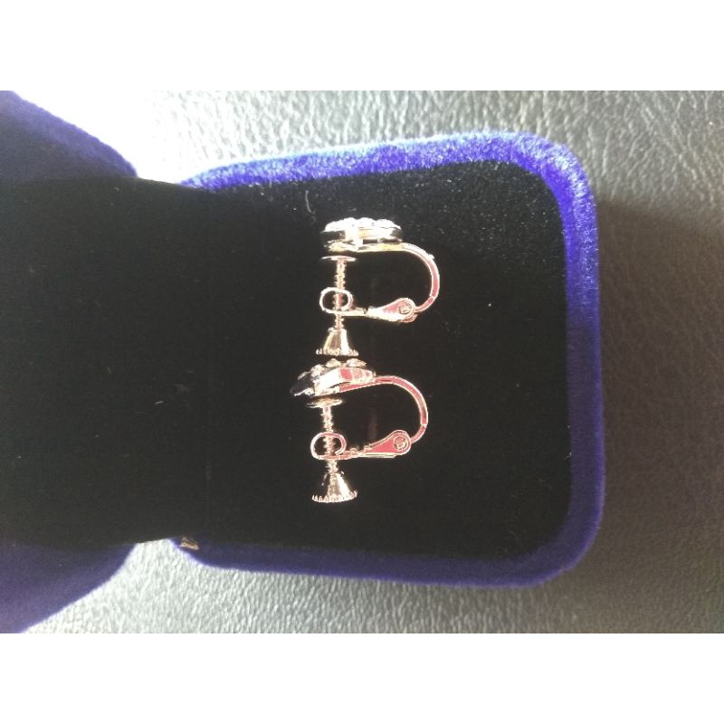 Bông tai trăng sao