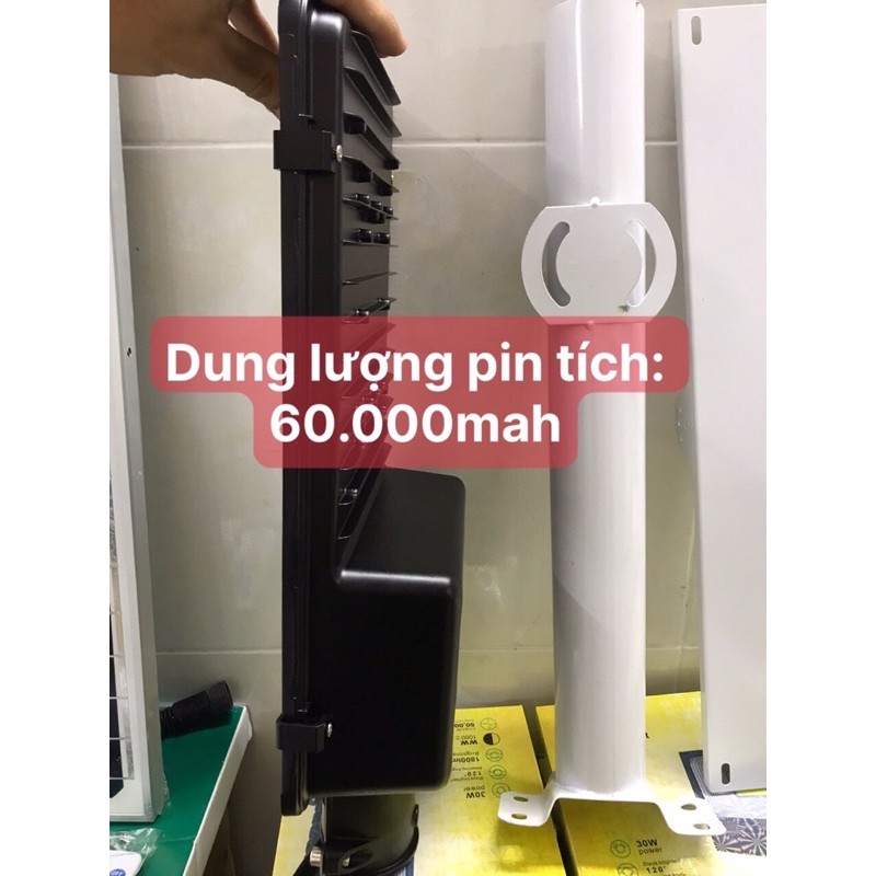 Đèn năng lượng mặt trời 400W tấm pin MONO cao cấp dung lượng pin 60.000MAH sáng liên tục 16 tiếng