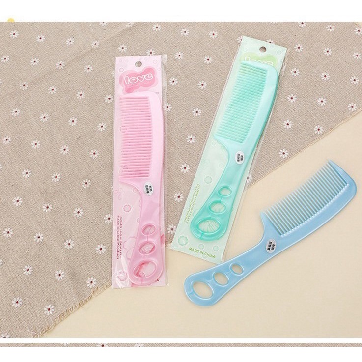 Lược chải tóc-Lược nhựa màu kẹo love Store4girls