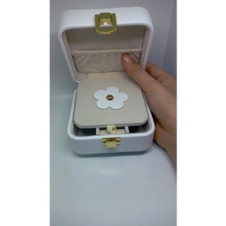 hộp đựng nhẫn mini