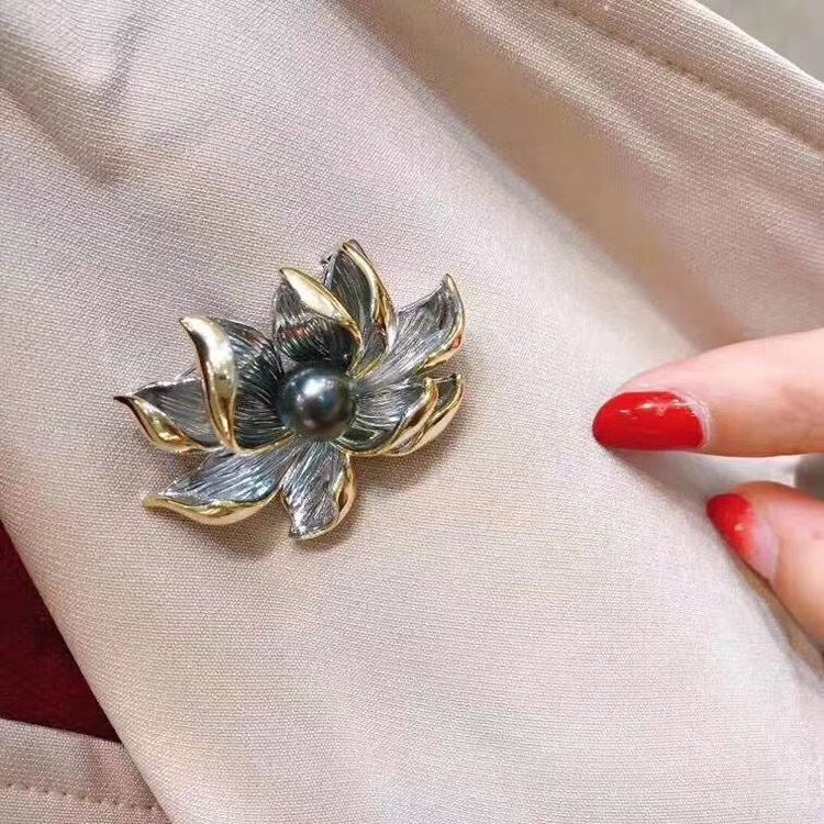 [Hàng Mới Về] Ghim Cài Áo Rỗng Hai Màu Đính Ngọc Trai Sáp Ong Hình Hoa Sen Phong Cách Retro Thời Trang Mùa Hè Cho Nữ