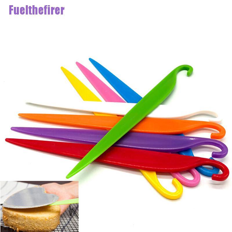 Dụng Cụ Cạo Làm Bánh Bằng Nhựa Tiện Dụng