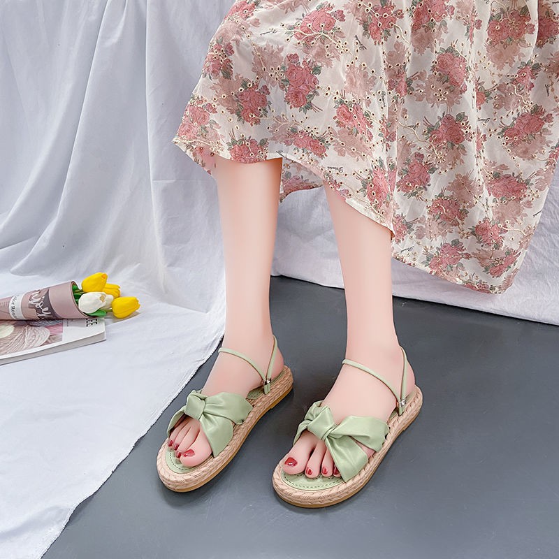 Sandals 2021 nữ mới mùa hè đế bệt kiểu cổ tích lưới phong cách người nổi tiếng siêu hot học sinh hai mang giày đi
