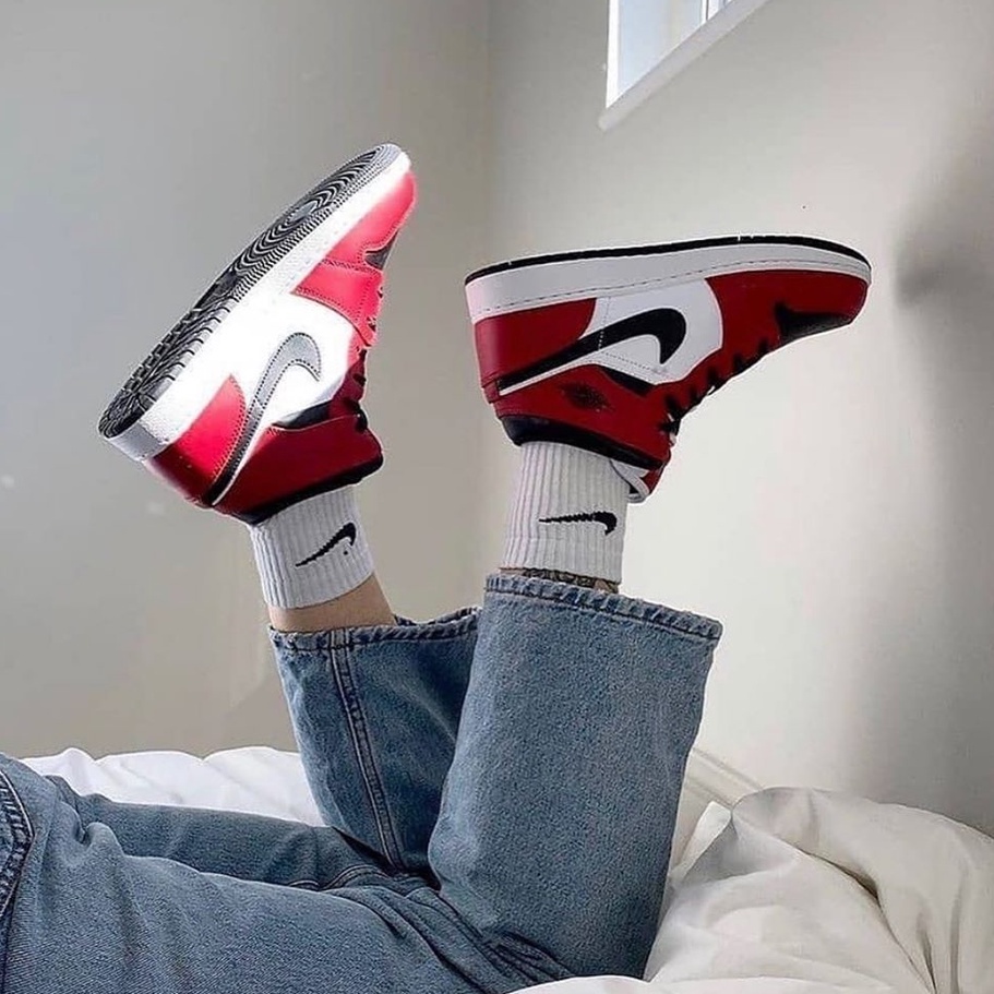 Giày Nike Jordan 1 Chicago 🔴CHÍNH HÃNG🔴Jordan 1 Mid Black Toe  Giày Sneaker Thể Thao Jordan- Simple Sneaker