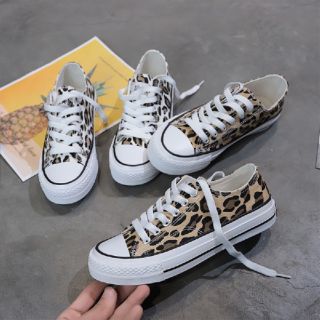 Giày thể thao buộc dây nữ da báo