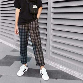 Quần caro xanh