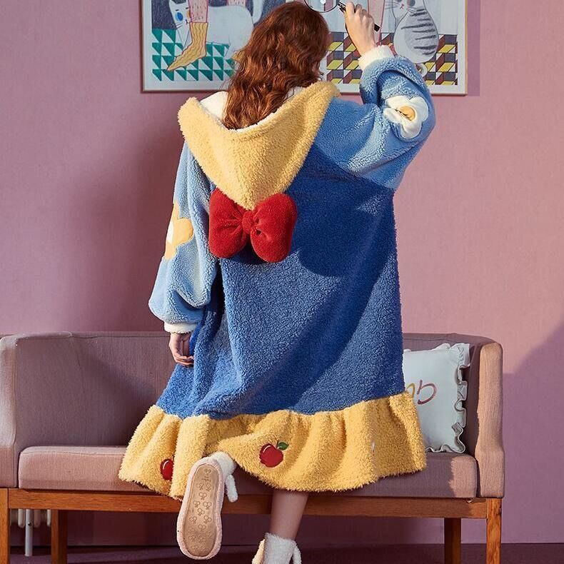 Đầm Ngủ Vải Lông Cừu San Hô Dày In Hình Vịt Donald Dễ Thương Mặc Trong Mùa Đông Cho Nữ | BigBuy360 - bigbuy360.vn