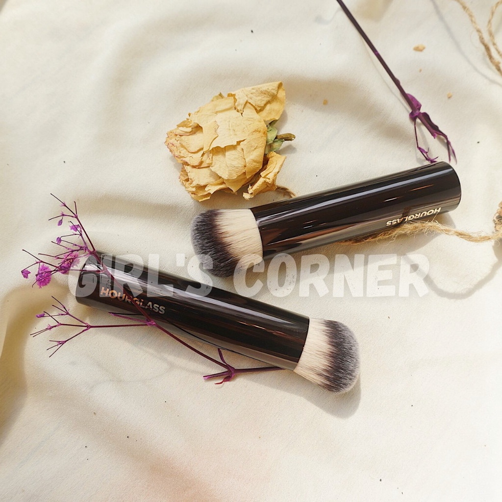 Cọ nền Hourglass Vanish™ Seamless Finish Foundation Brush