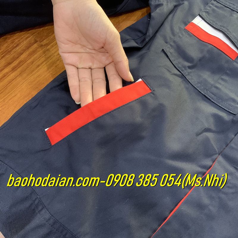 Quần áo bảo hộ vải pangrim màu tím than phối đỏ DN15- Hình thật