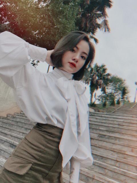 [Mã FAGREEN245 giảm 10% tối đa 30K đơn 99K] Set Áo Cổ Điển Nơ Cổ & Quần Váy Cạp Cao Túi Nắp | BigBuy360 - bigbuy360.vn