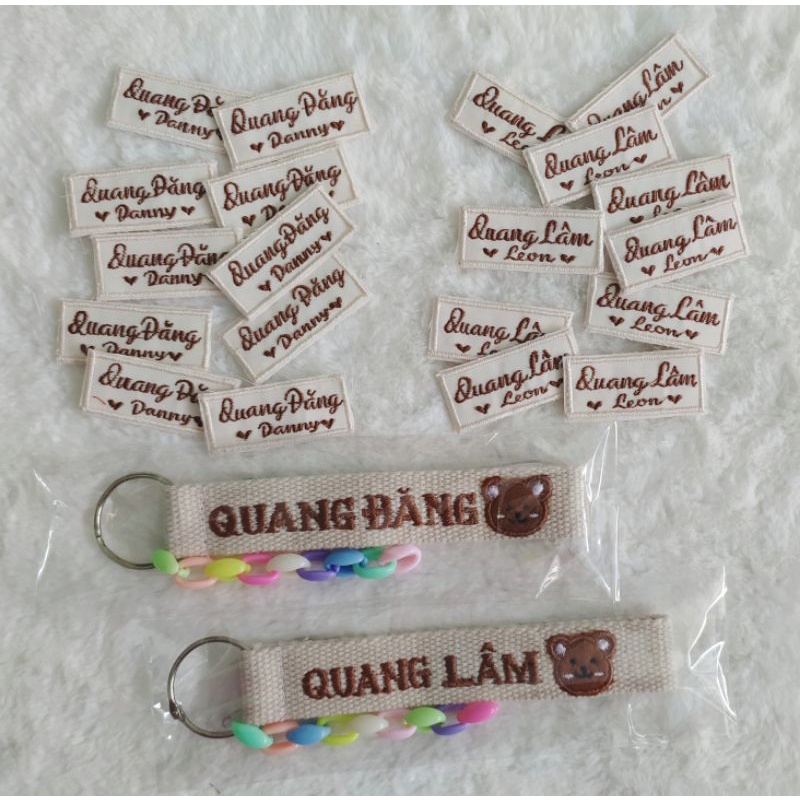 Móc khóa thêu theo yêu cầu, nametag làm quà tặng.