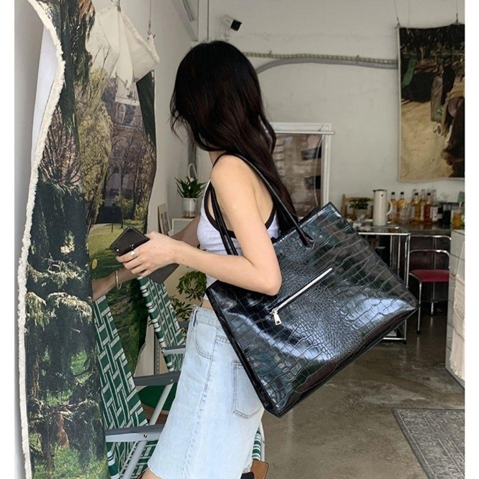 Túi xách đeo vai giả da cá sấu thời trang Hàn Quốc