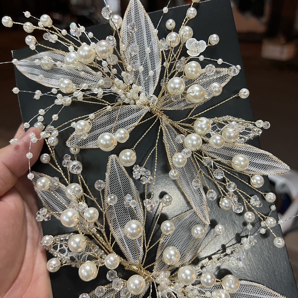 Cài tóc cô dâu lá lưới điểm hạt trai pha lê vàng trắng đẹp Giangpkc 2022