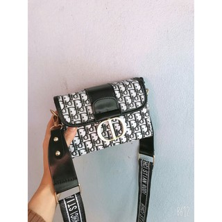 Túi nữ đeo chéo vân chữ khóa 2 chữ D 218