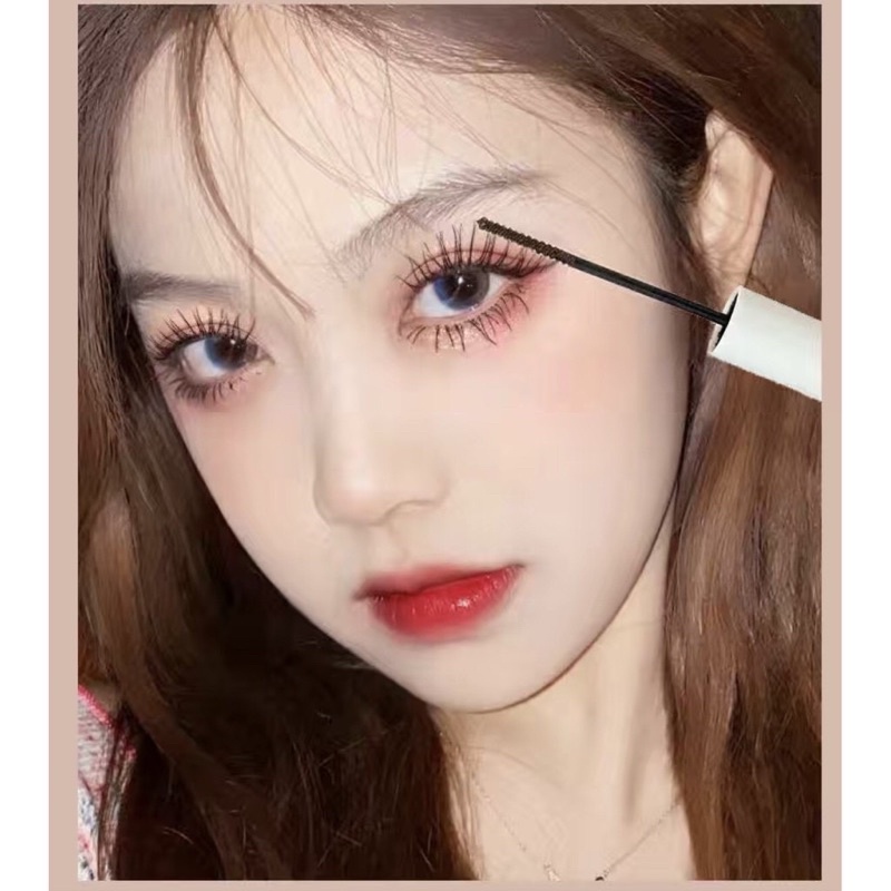 Mascara làm tơi mi Bobeini