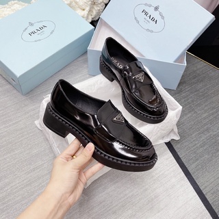 Giày moca nữ .PraDa màu Đen Trắng đủ size