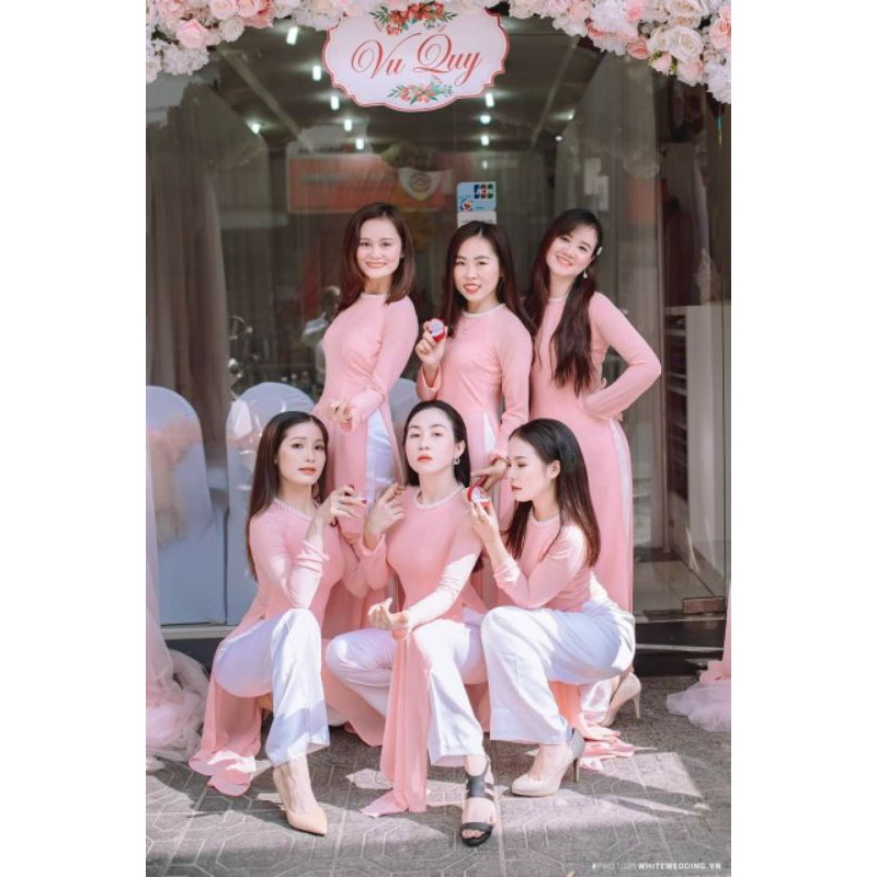 Áo dài phụ dâu màu hồng phấn