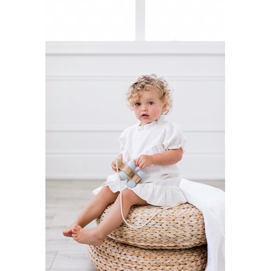 Váy đầm Zara trắng bèo cổ tay bồng bé gái