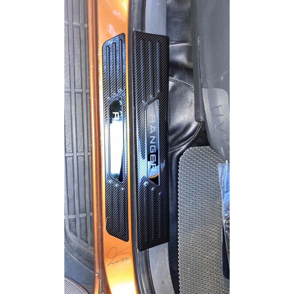 Ốp trang trí cho xe Ford Ranger 2016 đến 2020 Mẫu CARBON Thể Thao Cá tính