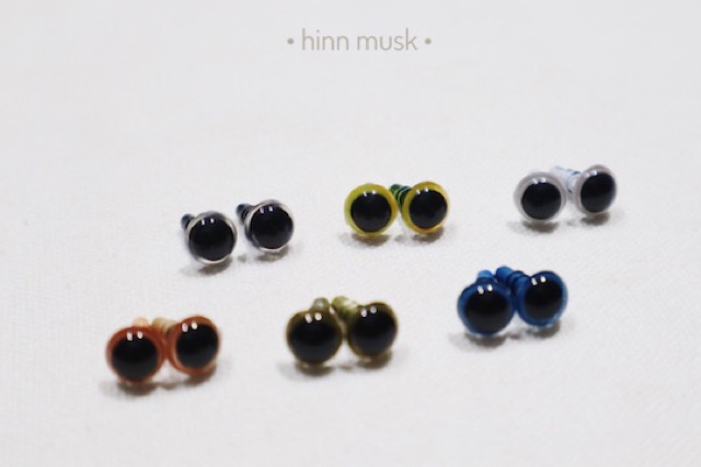 Mắt thú màu có chốt