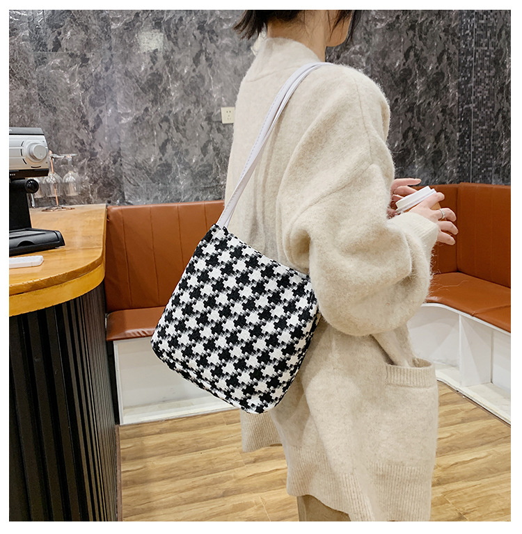 Túi đeo vai và xách tay JASMIN NOIR đan sợi len thiết kế nhỏ gọn đơn giản cho phái nữ