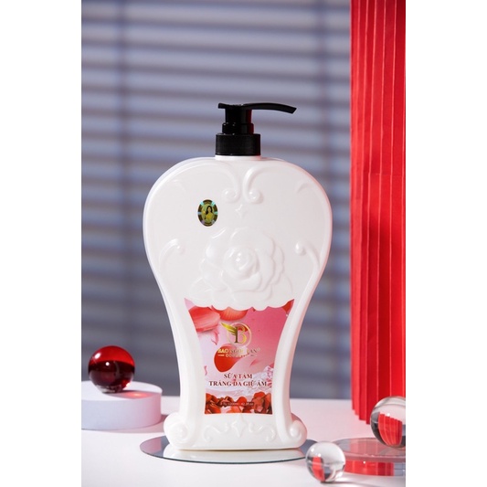 Sữa tắm Trắng Da-Giữ ẨmBẢO NGỌC LAN/ JOLIE 1,2L