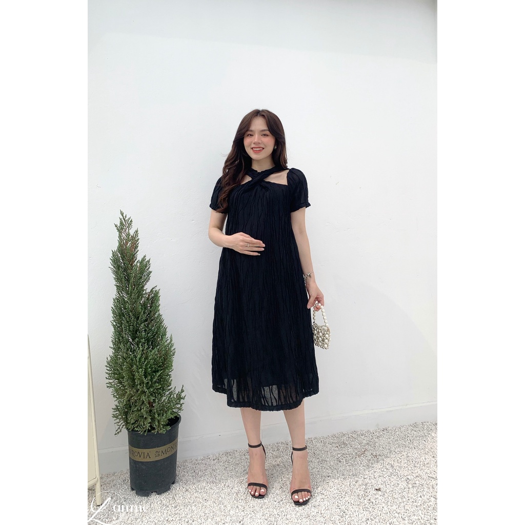 Váy bầu Eve Dress xoắn cổ, form dáng basic dễ mix match thiết kế bởi LAMME