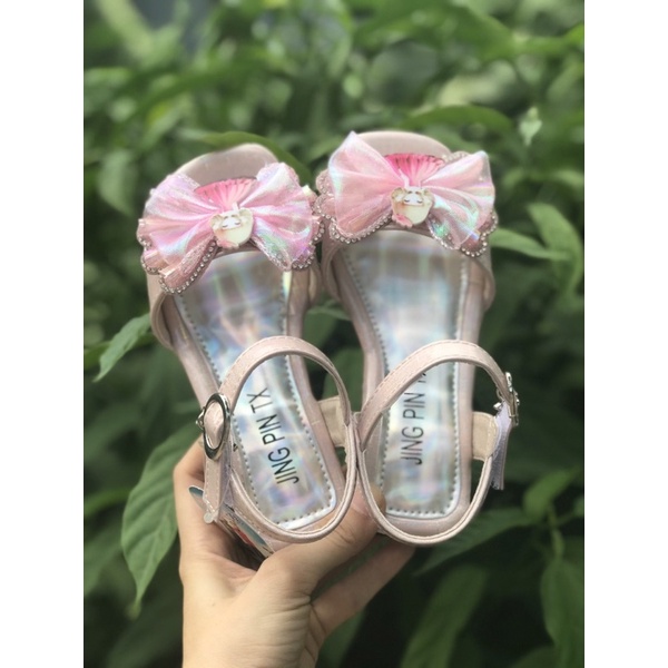 Sandal đính nơ gắn cườm cho bé gái 8107- dép quai hậu của bé đi học đế dẻo có gót êm chân chắc chắn (sz27-sz37) 8109