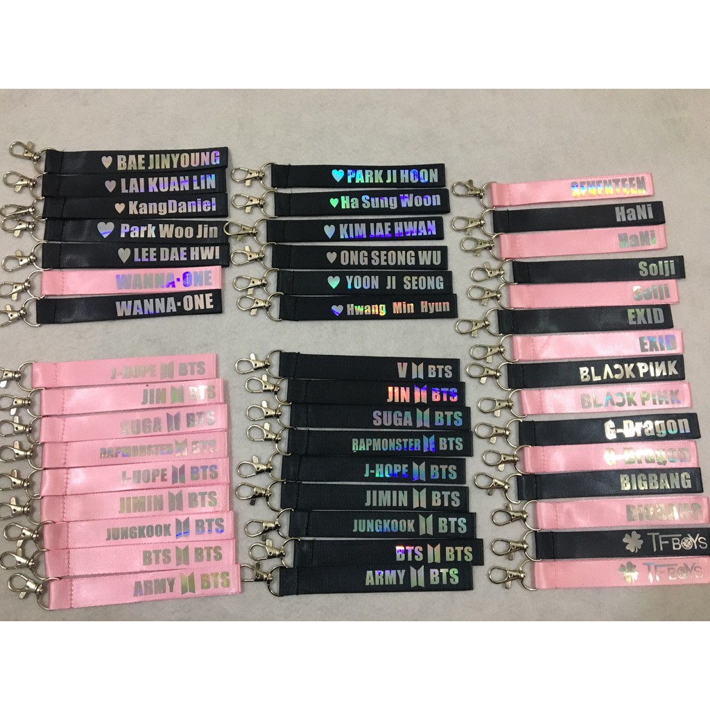 Strap Nametag hologram Wanna One thành viên Móc treo