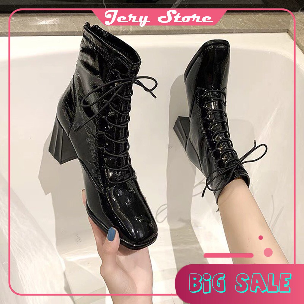 Giày bốt nữ cao cổ da bóng buộc dây phong cách Hàn. Chất liệu da mềm, đi êm chân. Kiểu dáng trẻ trung, dễ phối đồ