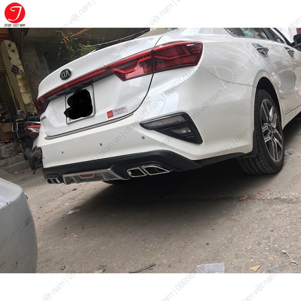 Cản sau Lip chia pô Kia Cerato 2019 2020 Mẫu ô vuông