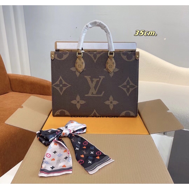 túi xách tay l.v onthe.go đựng cả thế giới size 35 và 41 hoạ tiết monogram bản vip fullbox