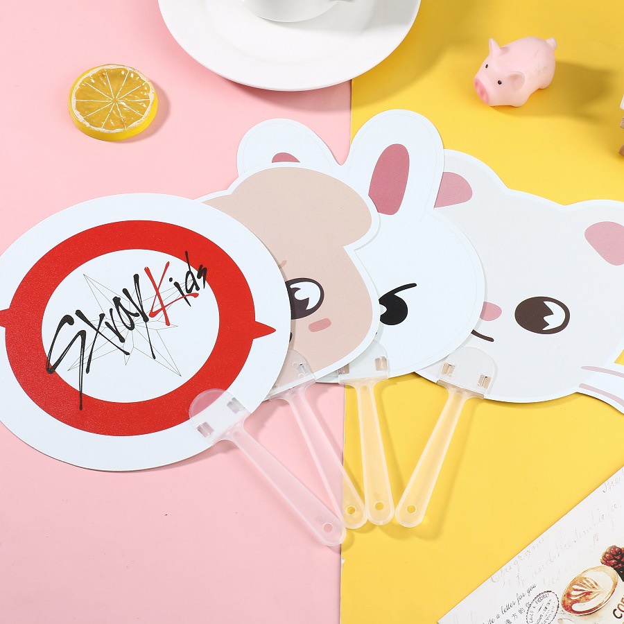 Quạt Cầm Tay Bằng Nhựa Họa Tiết Hoạt Hình Kpop Straykids