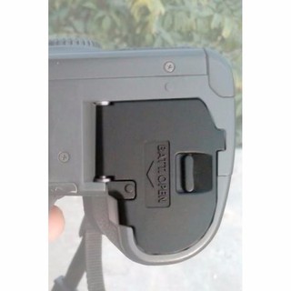 Nắp pin máy ảnh