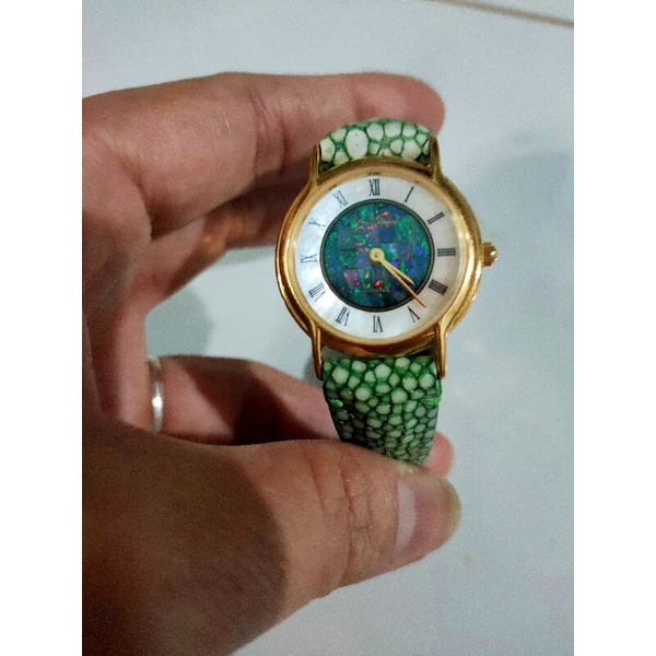 Đồng hồ nữ mặt đá opal khảm trai