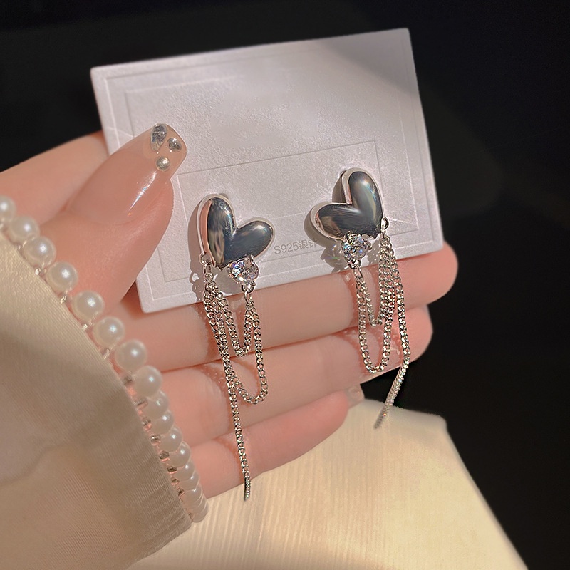 Bông Tai Dáng Dài Hình Trái Tim Phối Tua Rua Thời Trang 2022