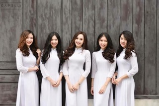 Áo dài trắng 4 tà đã qua sử dụng