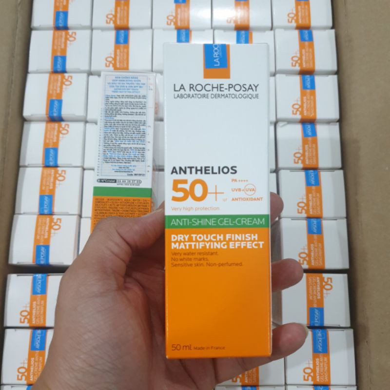 Kem chống nắng giúp kiểm soát bóng nhờn & bảo vệ da trước tia UVB UVA SPF 50+ La Roche-Posay Anthelios XL Dry Touch 50ml | BigBuy360 - bigbuy360.vn