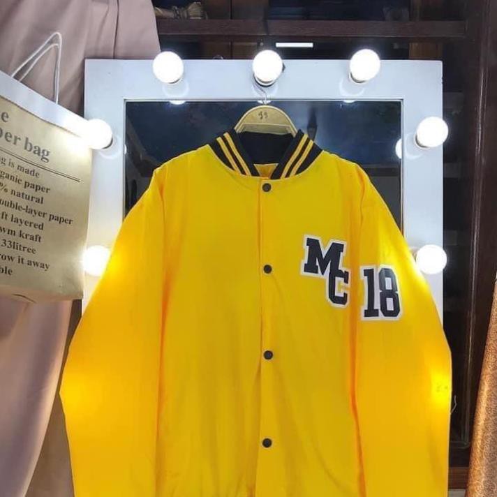 ÁO KHOÁC DÙ BOMBER MC MARCUS VÀNG ĐEN UNISEX - ÁO GIÓ KHOÁC MC 18 BÓNG CHÀY | BigBuy360 - bigbuy360.vn
