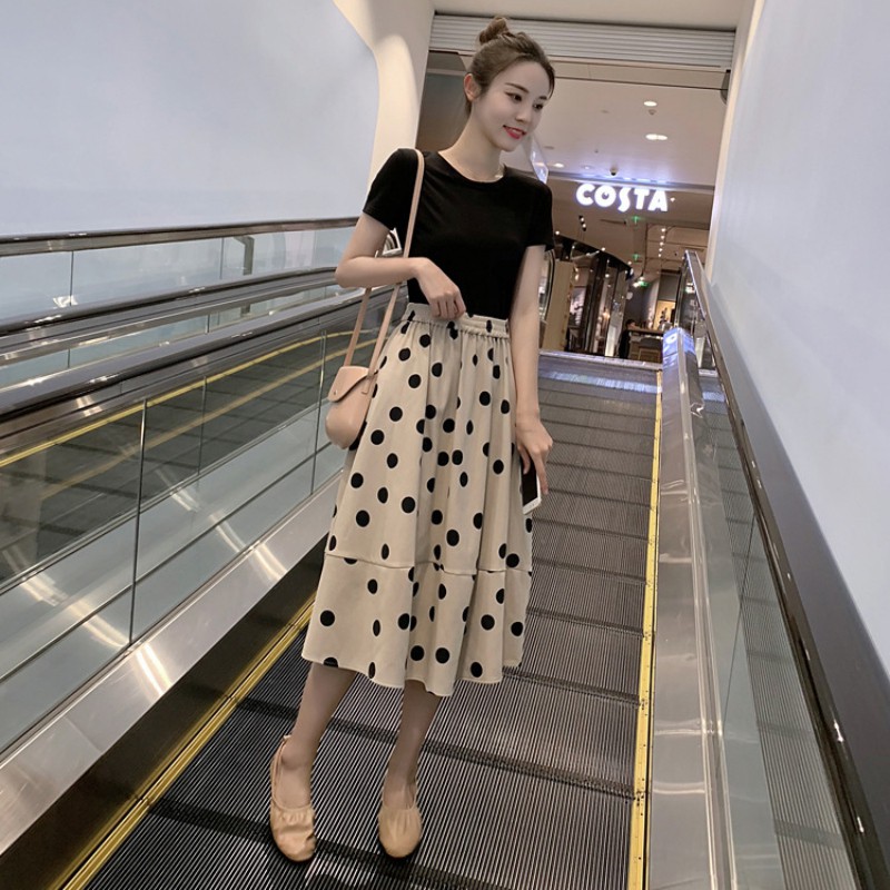 Set áo thun ngắn tay cổ tròn + chân váy chấm bi cho nữ