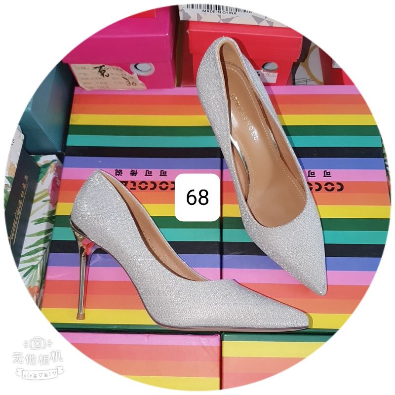 Giầy cao gót kim sa