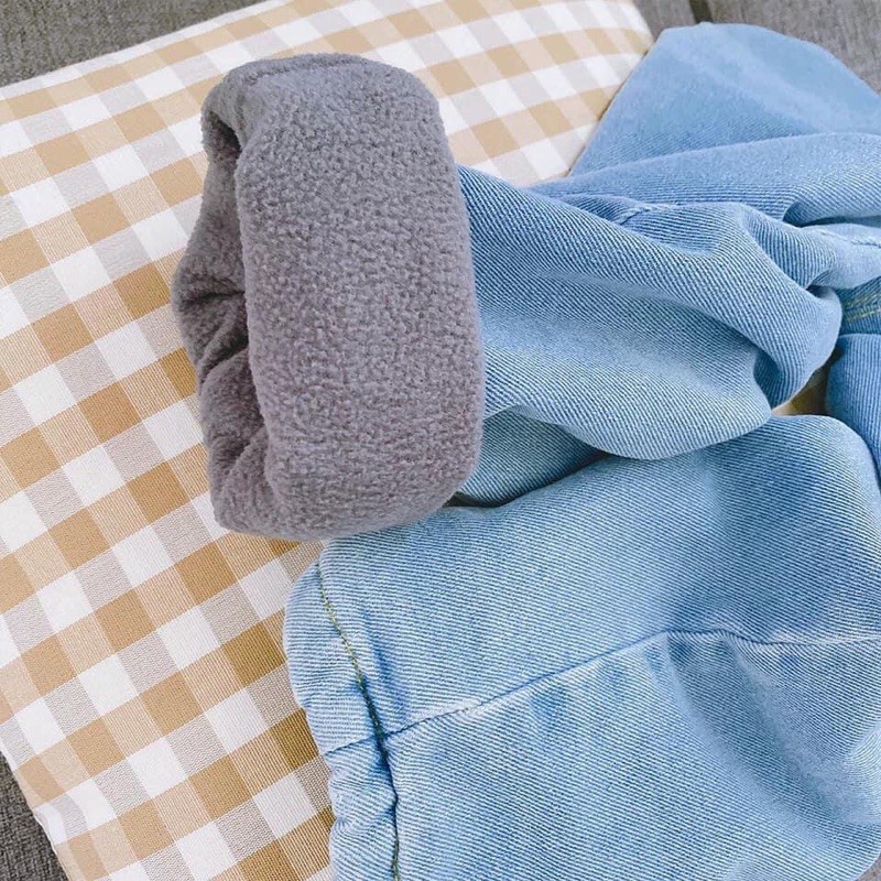 Yếm bò lót nỉ kèm hoạ tiết cánh thiên thần dành cho bé gái | BigBuy360 - bigbuy360.vn