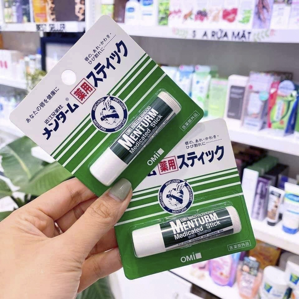 Son dưỡng không màu chống nẻ môi Omi Menturm 4g Nhật Bản