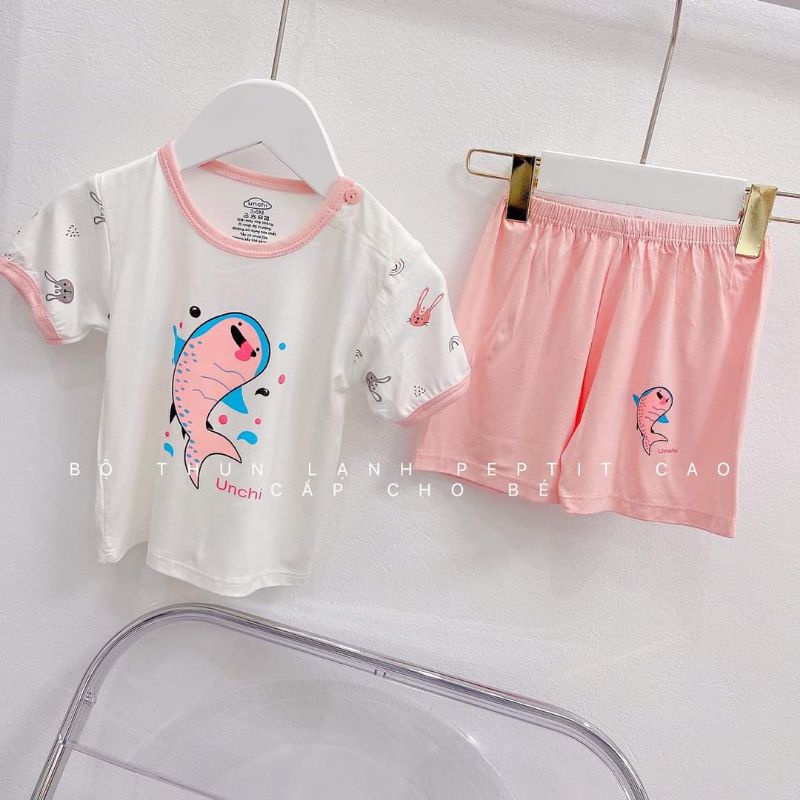 Đồ bộ cộc tay Unchi cho bé trai bé gái chất petit cài vai in hình chìm