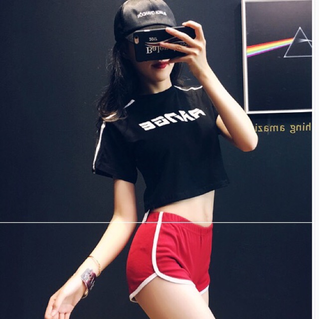 Áo thun nữ tay lỡ form rộng croptop luu ý cổ áo cùng màu với thân áo