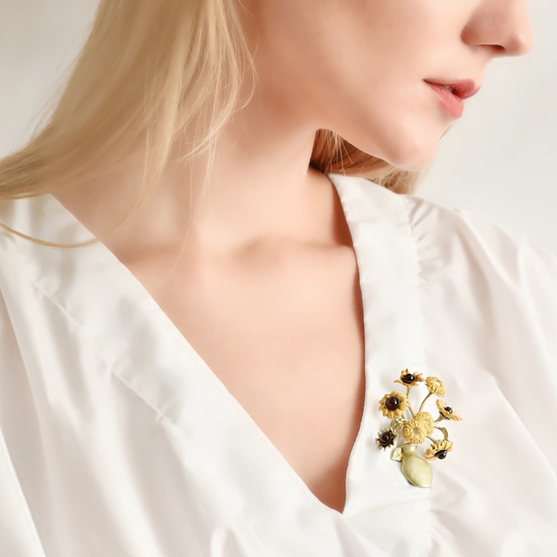 Ghim Cài Áo Hình Lọ Hoa Hướng Dương Sáng Tạo