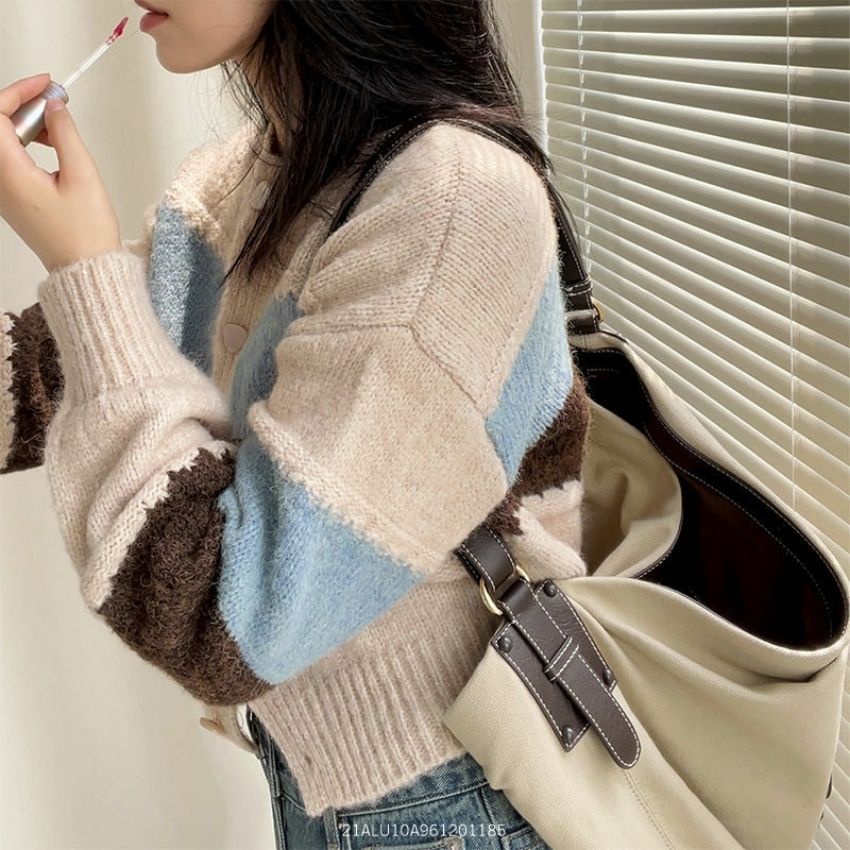 Áo len nữ tay dài phối màu dày dặn cardigan thời trang hàn quốc thu đông Fmstyle Saigon 21ALU10A961201 | BigBuy360 - bigbuy360.vn